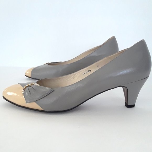 Vintage 60s/70s Gray Fine Leather Short Heel Pumps Size 8.5 - Picture 2 of 16